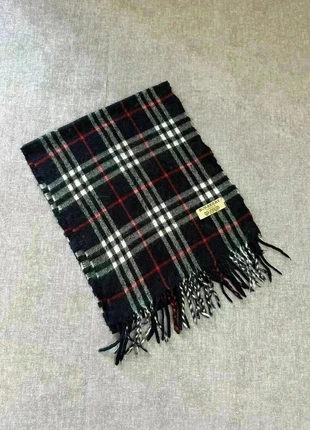 Écharpe Burberry noir, marke: Burberry, zustand: Sehr gut, 45,00 €, 47,95 € beinhaltet Vinted-Käuferschutz Pro