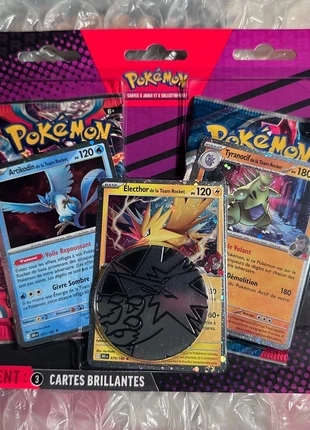 Duo pack Pokémon Électhor, marke: Pokémon, zustand: Neu, mit Etikett, 14,99 €, 16,44 € inklusive Vinted-Käuferschutz