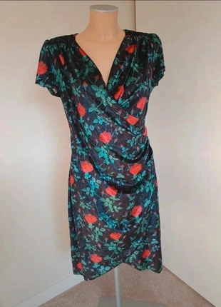 Jurk van Banned Retro maat L zwart groen rood fluweel bloemenprint, merk: Banned Retro, staat: Heel goed, maat: L / 40 / 12, € 17,00, € 18,55 inclusief Kopersbescherming Pro