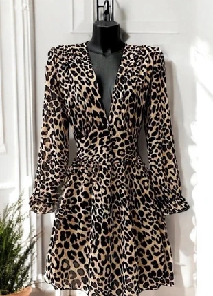 Robe courte imprimé léopard taille M, marque: Boutique Parisienne, état: Très bon état, taille: M / 38 / 10, 31,00 €, 33,25 € Protection acheteurs (Pro) incluse