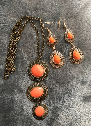 Parure assorti collier et boucles d’oreilles , marque: Bijou Brigitte, état: Neuf sans étiquette, 7,00 €, 8,05 € Protection acheteurs incluse