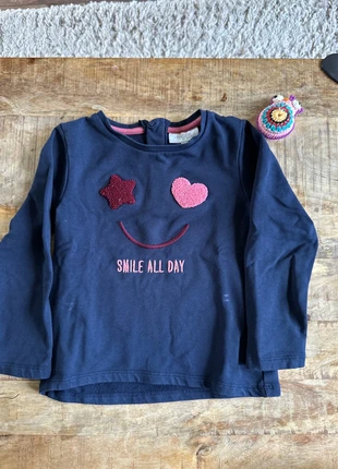 Donkerblauwe trui met smilie, marque: Frizzle, état: Bon état, taille: 4 ans / 104 cm, 2,00 €, 2,80 € Protection acheteurs incluse