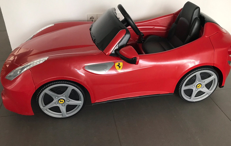 Voiture pour enfant Ferrari FF Feber - Autre jeu de plein air