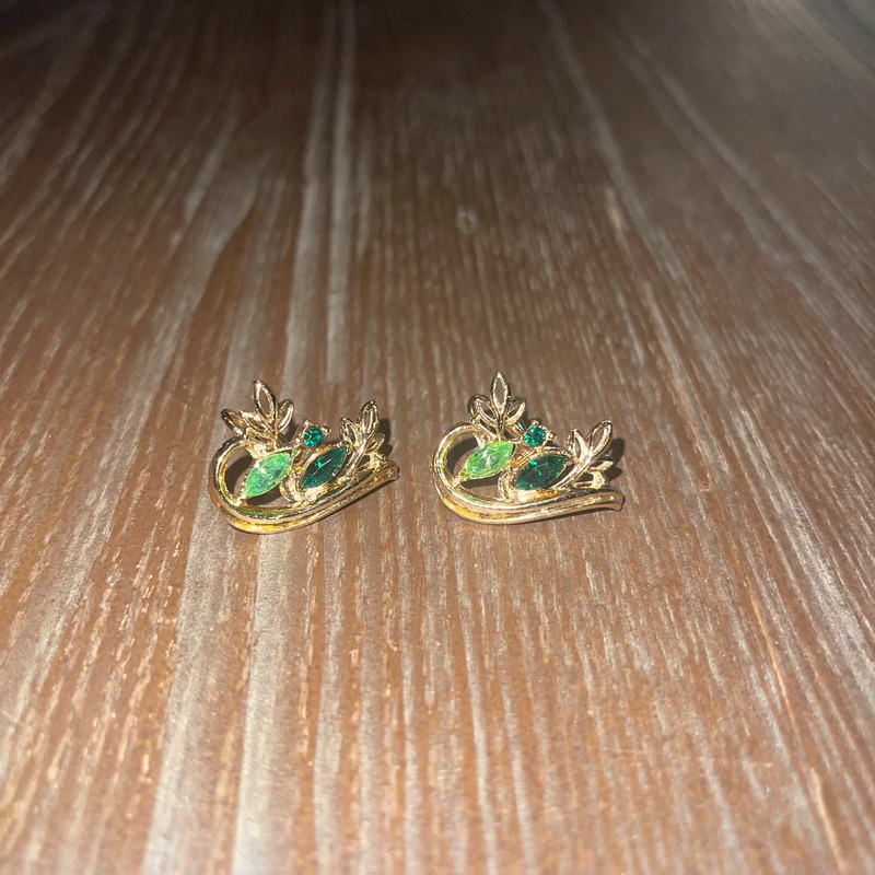 Unbranded Gold Clip-on Earrings 1