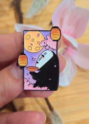 🌸 Pins Le Voyage de Chihiro "Sans visage" 🌸, marke: Studio Ghibli, zustand: Sehr gut, 8,00 €, 9,10 € inklusive Vinted-Käuferschutz