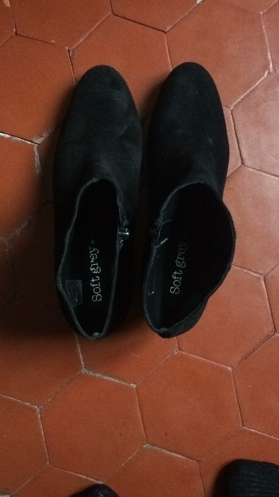 Boots daim noire neuve 4