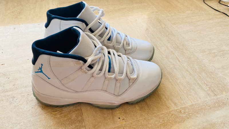 Nike Air Jordan 11 Colombia US 10 EU 44 Tres Bon Condition
