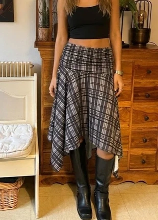 Jupe asymétrique à carreaux – coupe évasée & taille extensible, marque: Atelier Aluna, état: Très bon état, taille: M / 38 / 10, 38,00 €, 40,60 € Protection acheteurs incluse