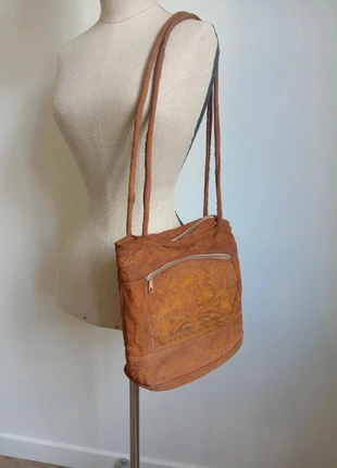 Bolso vintage de ante marrón con bordados estilo étnico y boho, marque: Vintage Dressing, état: Très bon état, 39,00 €, 41,65 € Protection acheteurs incluse