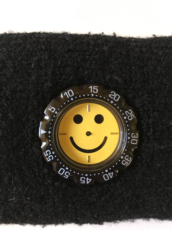 Bracelet en tissu avec smiley 😀 de marque Claire's 3