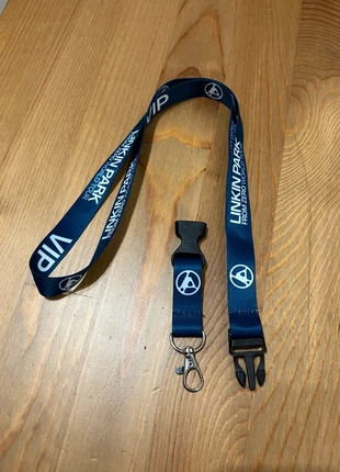 Linkin Park VIP lanyard, marque: Linkin Park, état: Neuf sans étiquette, 10,00 €, 11,20 € Protection acheteurs incluse