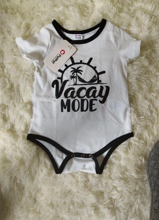 PatPat neu Gr. 74 80 9-12 Mon. Kurzarm Body Spieler Einteiler weiß schwarz Motiv Vacay Mode Urlaub, brand: PatPat, condizioni: Nuovo senza cartellino, taglia: 9-12 mesi / 74 cm, €3.00, €3.85 include la Protezione acquisti