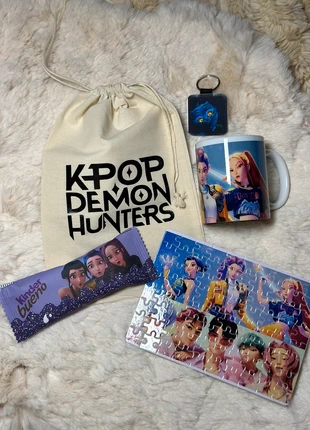 Pochette cadeau en tissu / Bolsa de tela regalo kpop Demon Hunter, marque: Kpop, état: Neuf, 22,90 €, 24,75 € Protection acheteurs incluse