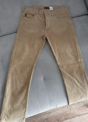 Vintage Armani Herren Hose Beige, marke: Armani, zustand: Sehr gut, größe: W23 | DE 38, 37,00 €, 39,05 € inklusive Vinted-Käuferschutz