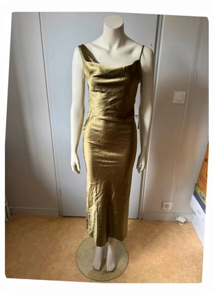 Robe satinée vert olive élégante – neuve – Taille 34, zustand: Sehr gut, größe: XS / 34 / 6, 18,00 €, 19,60 € beinhaltet Vinted-Käuferschutz Pro
