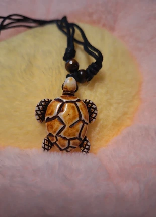 Collier tortue artisanal – jaune & marron, marque: Nature, état: Très bon état, 3,10 €, 3,96 € Protection acheteurs incluse