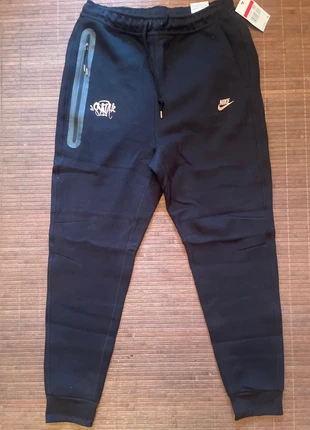 Pantalón Nike tech fleece syna, marque: Nike, état: Neuf avec étiquette, taille: L, 100,00 €, 105,70 € Protection acheteurs incluse