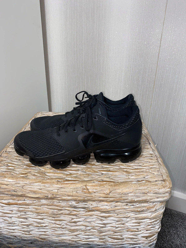 Vapormax 1 sale triple black