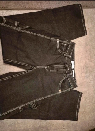 Jean droit straight, marke: Bershka, zustand: Sehr gut, größe: XXS / 32 / 4, 6,00 €, 7,00 € inklusive Vinted-Käuferschutz