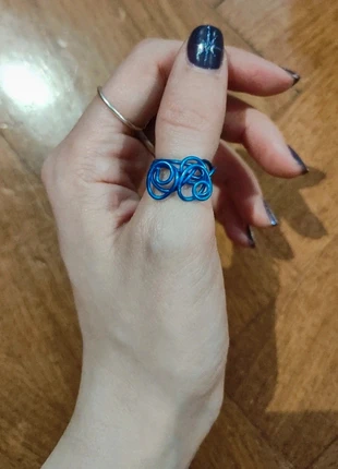 Anello blu in fil di ferro fatto a mano – stile fairycore, brand: Vintage Dressing, condizioni: Nuovo senza cartellino, taglia: Regolabile, €4.50, €5.43 include la Protezione acquisti
