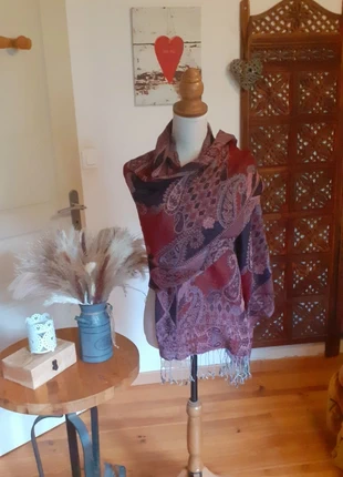 Echarpe chale multicolore très bon état, marque: Boutique indépendante, état: Très bon état, 7,00 €, 8,05 € Protection acheteurs incluse