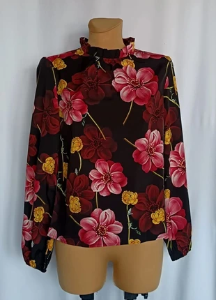 Blouse noire fleurie col montant à volants Taille 38 - H28, brand: Inconnu, condition: Very good, size: M / 38 / 10, €5.00, €5.95 includes Buyer Protection Pro