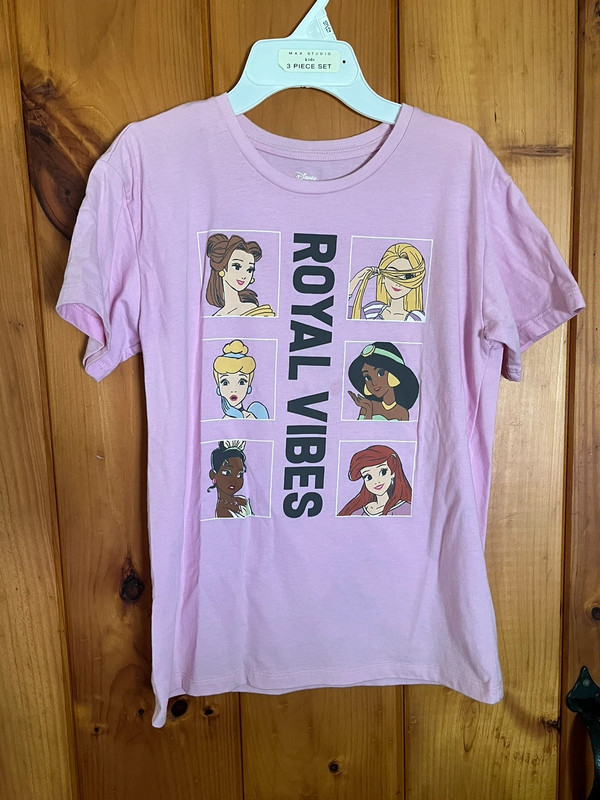 Disney Princess short sleeve t-shirt. 1