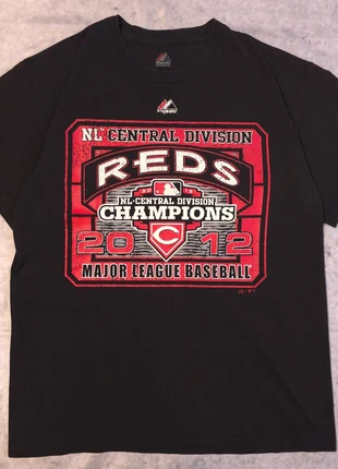 Majestic Cincinnati Reds NL Champions 2012 T-shirt Black MLB Ref-7300, marque: Majestic, état: Très bon état, taille: M, 9,90 €, 11,10 € Protection acheteurs incluse