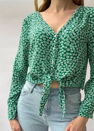 Zielona bluzka w drobne kwiatki wiązana z przodu wiskoza H&M, marke: H&M, zustand: Sehr gut, größe: M / 38 / 10, 8,00 €, 9,10 € inklusive Vinted-Käuferschutz