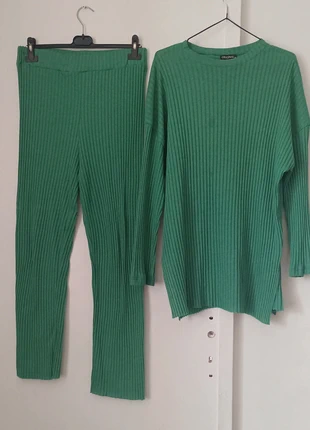 Ensemble verte, marke: Original, zustand: Sehr gut, größe: M / 38 / 10, 7,50 €, 8,58 € inklusive Vinted-Käuferschutz