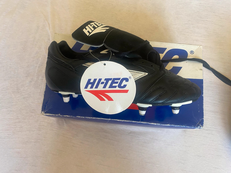 Hi tec deals football boots 90s