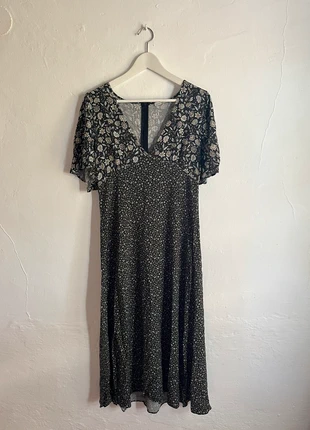 Pull&Bear Kleid mit tollen Blumenmuster , marca: Pull & Bear, estado: Muito bom, tamanho: M / 38 / 10, €12.00, €13.30 inclui Proteção do Comprador