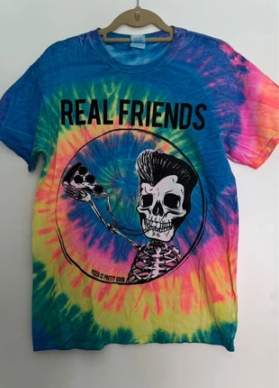 Real Friends buntes Tie Dye Shirt M, brand: Gildan, condizioni: Ottime, taglia: M, €12.00, €13.30 include la Protezione acquisti