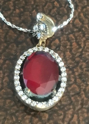 Pendentif argent massif poinçon 925en pierre rouge rubis entourée de ircons, condition: New without tags, €15.00, €16.45 includes Buyer Protection