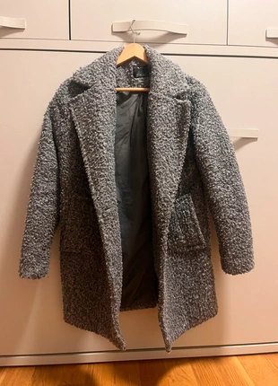 Abrigo Bershka, marca: Bershka, estado: Bueno, tamaño: S / 36 / 8, 12,00 €, 13,30 € Protección al comprador incluida