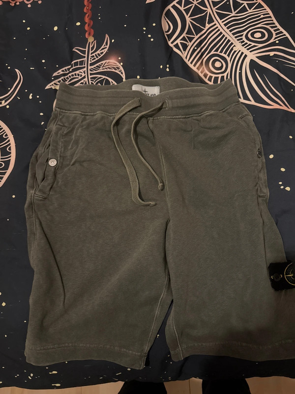 Short Stone Island