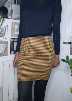 Jupe courte (mini) Noire et jaune moutarde, motif pieds de poule, Près du corps (moulante), New-Look, marque: New Look, état: Très bon état, taille: L / 40 / 12, 2,00 €, 2,80 € Protection acheteurs incluse