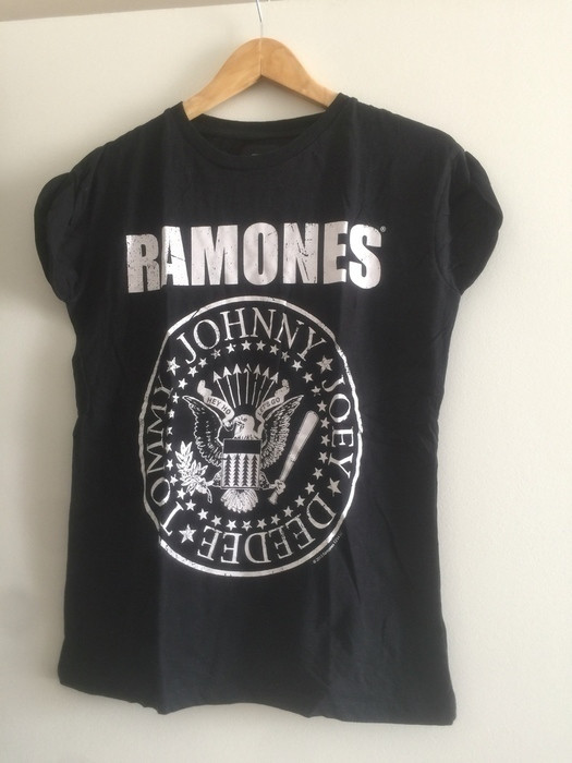 T shirt noir et blanc Ramones taille 38 1