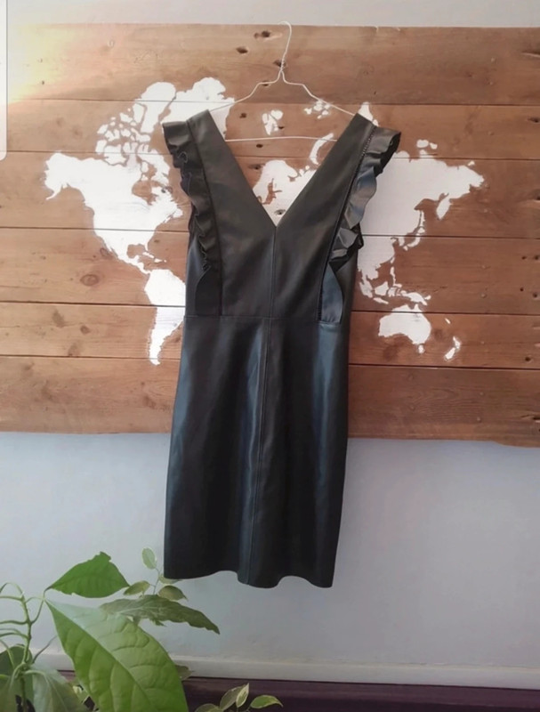 Robe Zara noire - simili cuir & dentelle - Vinted