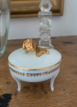 Bonbonnière porcelaine vintage, merk: Porcelaine, staat: Heel goed, € 10,00, € 11,20 inclusief Kopersbescherming