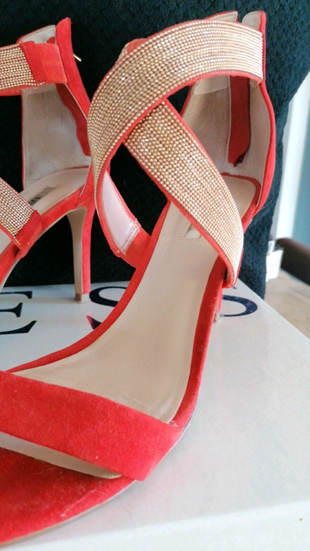 Talon guess rouge et or Vinted