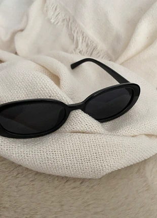 Lunettes rétro noires et fines, marque: Noir, état: Neuf sans étiquette, 14,00 €, 15,40 € Protection acheteurs incluse