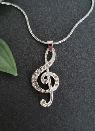 Zilverkleurige ketting muzieksleutel ●stainlesssteel, estado: Muito bom, €5.50, €6.48 inclui Proteção do Comprador Pro