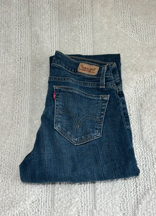 Jean Levi’s 529 Curvy bootcut W28 bleu, marque: Levi's, état: Très bon état, taille: M / 38 / 10, 20,99 €, 22,74 € Protection acheteurs incluse