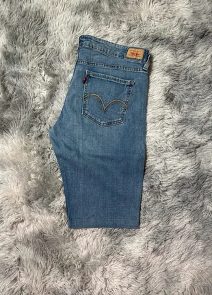 Short en Jean Levi's 513 Superlow Bootcut Bleu Clair W32 SH041, marque: Levi's, état: Très bon état, taille: W32 | FR 42, 20,00 €, 21,70 € Protection acheteurs (Pro) incluse