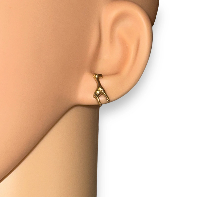 Golden giraffe stud post earrings 3