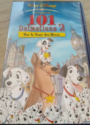 Cassette vidéo 101 dalmatiens 2 sur la trace des héros, marke: Disney, zustand: Sehr gut, größe: Einheitsgröße, 1,00 €, 1,75 € inklusive Vinted-Käuferschutz