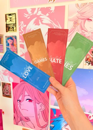 Twisted Series Ana Huang - waterproof boekenlegger set van 4, merk: FairyLoot, staat: Heel goed, € 7,95, € 9,05 inclusief Kopersbescherming