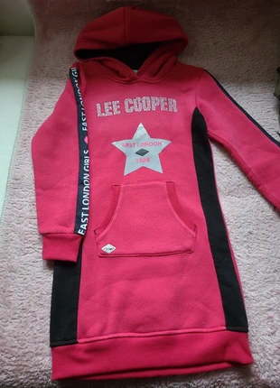 Robe pull, marke: Lee Cooper, zustand: Gut, größe: 8 Jahre / 128, 1,00 €, 1,75 € inklusive Vinted-Käuferschutz