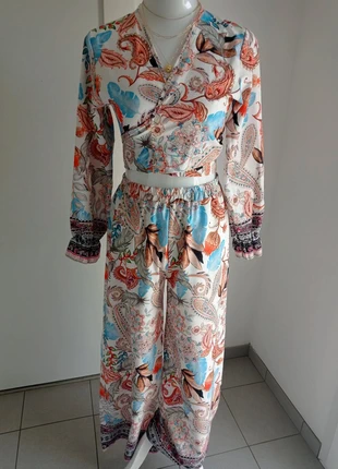 Magnifique ensemble crop top coloré avec noeud et pantalon jambes larges T.S, estado: Muy bueno, tamaño: S / 36 / 8, 9,90 €, 11,10 € Protección al comprador Pro incluida